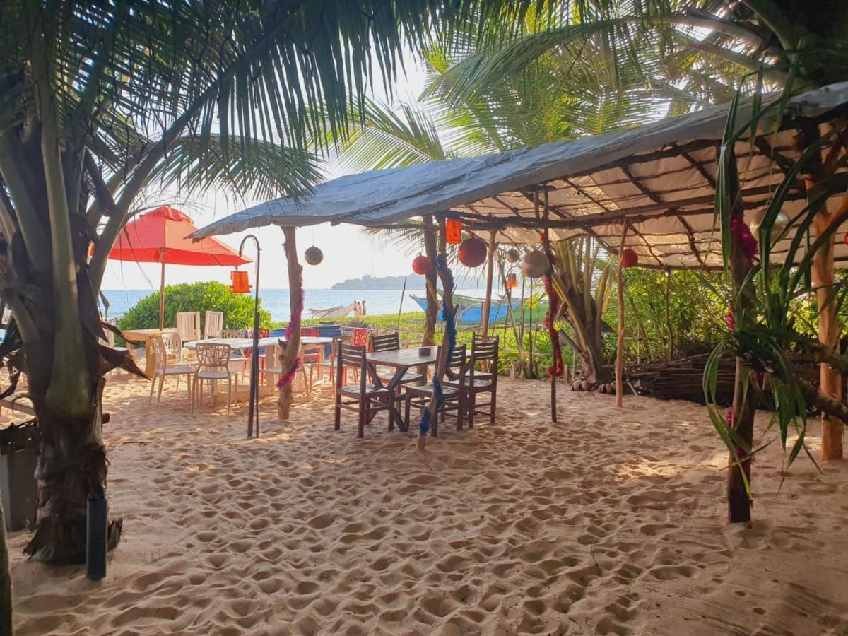 Blue Horizon Beach Hotel Tangalle Dış mekan fotoğraf