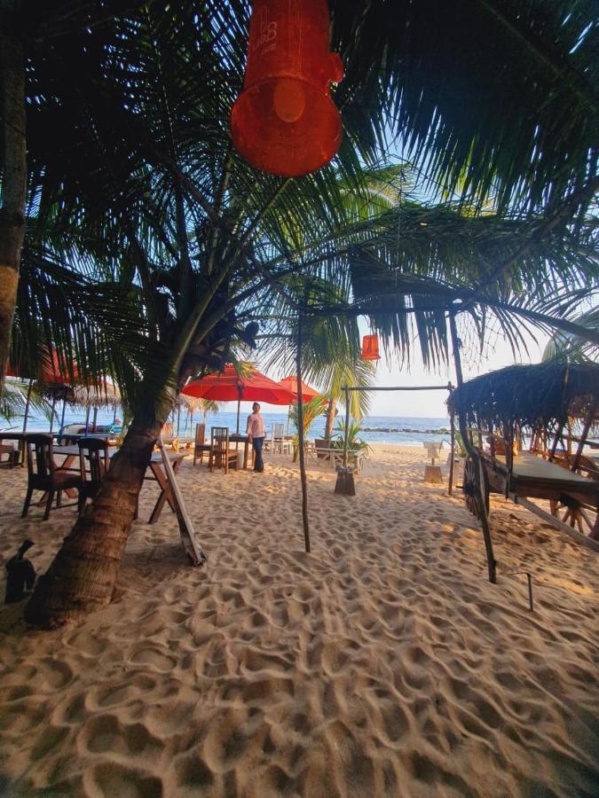 Blue Horizon Beach Hotel Tangalle Dış mekan fotoğraf