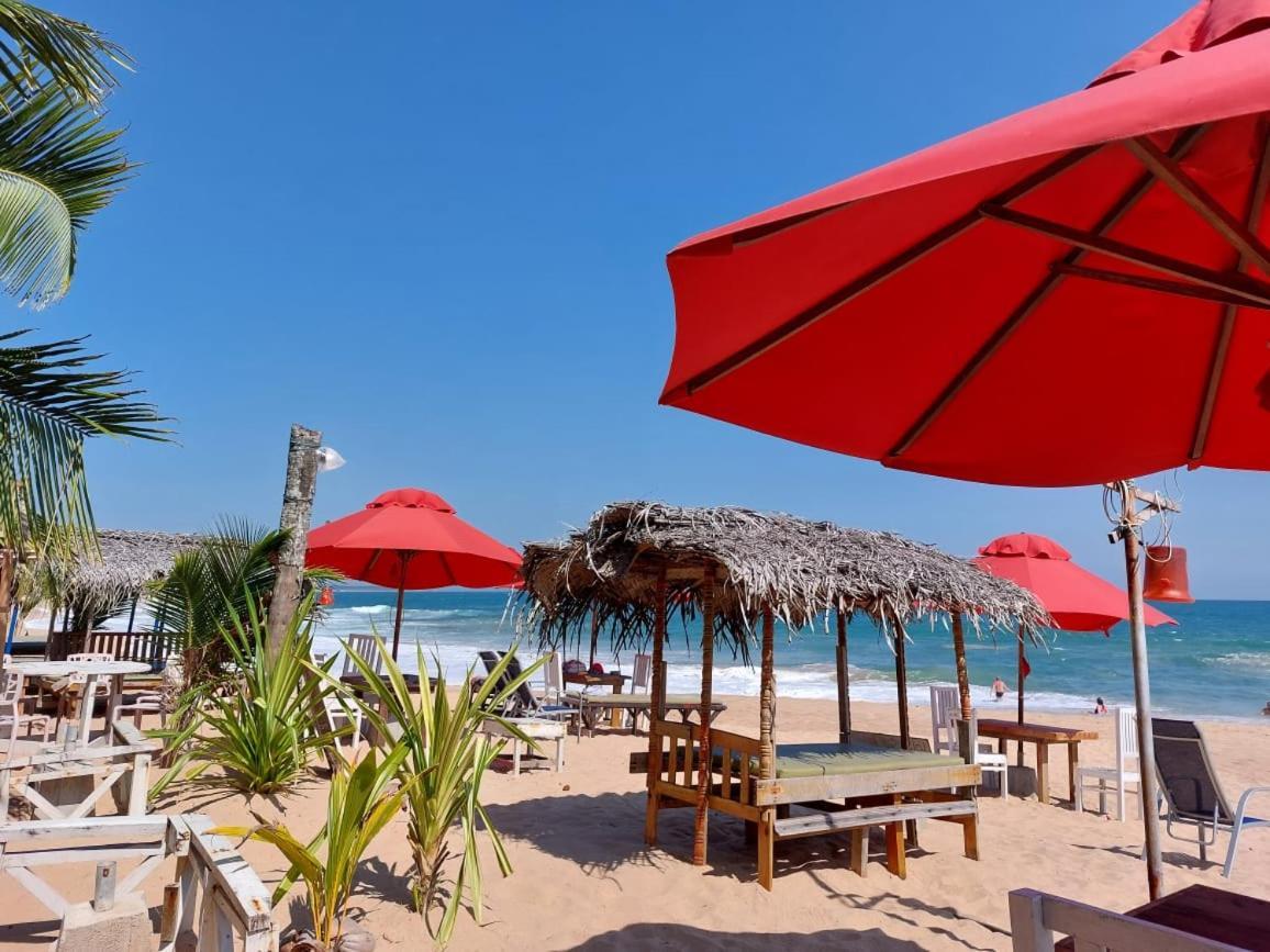 Blue Horizon Beach Hotel Tangalle Dış mekan fotoğraf