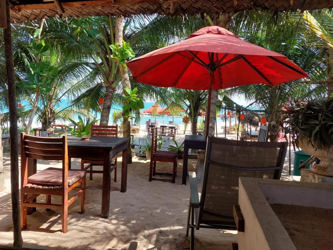Blue Horizon Beach Hotel Tangalle Dış mekan fotoğraf